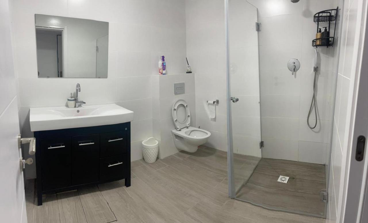 חדרי לייבל Label Rooms Blue & Red Tiberias Exterior photo